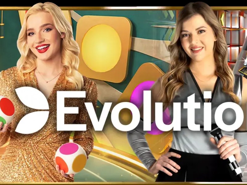 Hình ảnh tổng hợp các trò chơi đa dạng tại Zom Club, bao gồm game bài, slot và mini game.